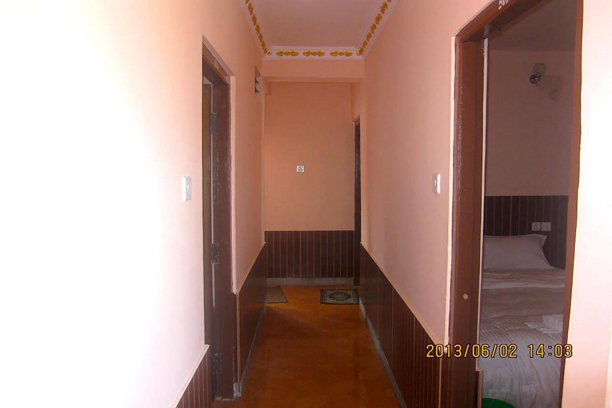 Hotel Half Moon 博卡拉 外观 照片